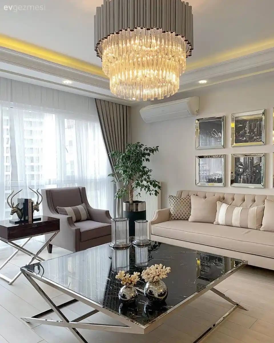 Bronz Aynalar ile Dekorasyonda Zarif ve Sıcak Atmosfer Yaratma Rehberi