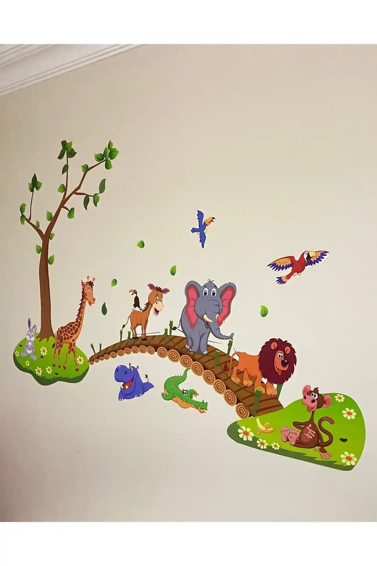 Çocuk Odası Dekorasyonunda Duvar Sticker'ların Kullanımı ve Faydaları