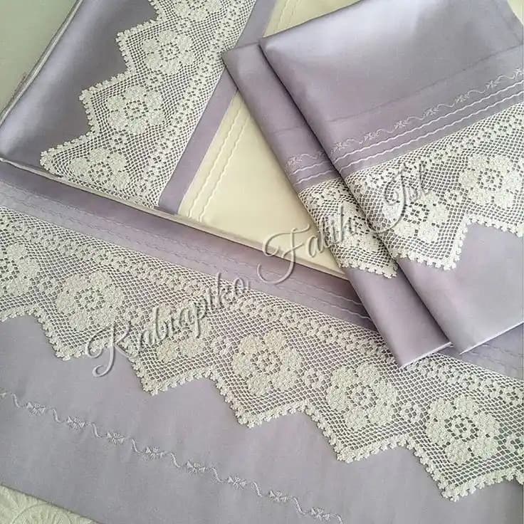 Dantelli Ev Tekstili Pike Takımları: Şıklık ve Fonksiyonelliğin Birleşimi