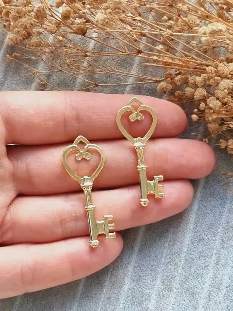 Dekorasyon Amaçlı Anahtar Kolye Ucu Seçenekleri ve Kullanım İpuçları