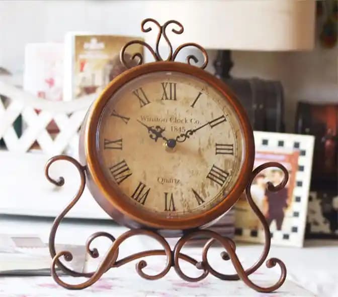 Dekorasyona Uygun Masa Saatleri: Estetik ve Fonksiyonelliğin Buluştuğu Nokta