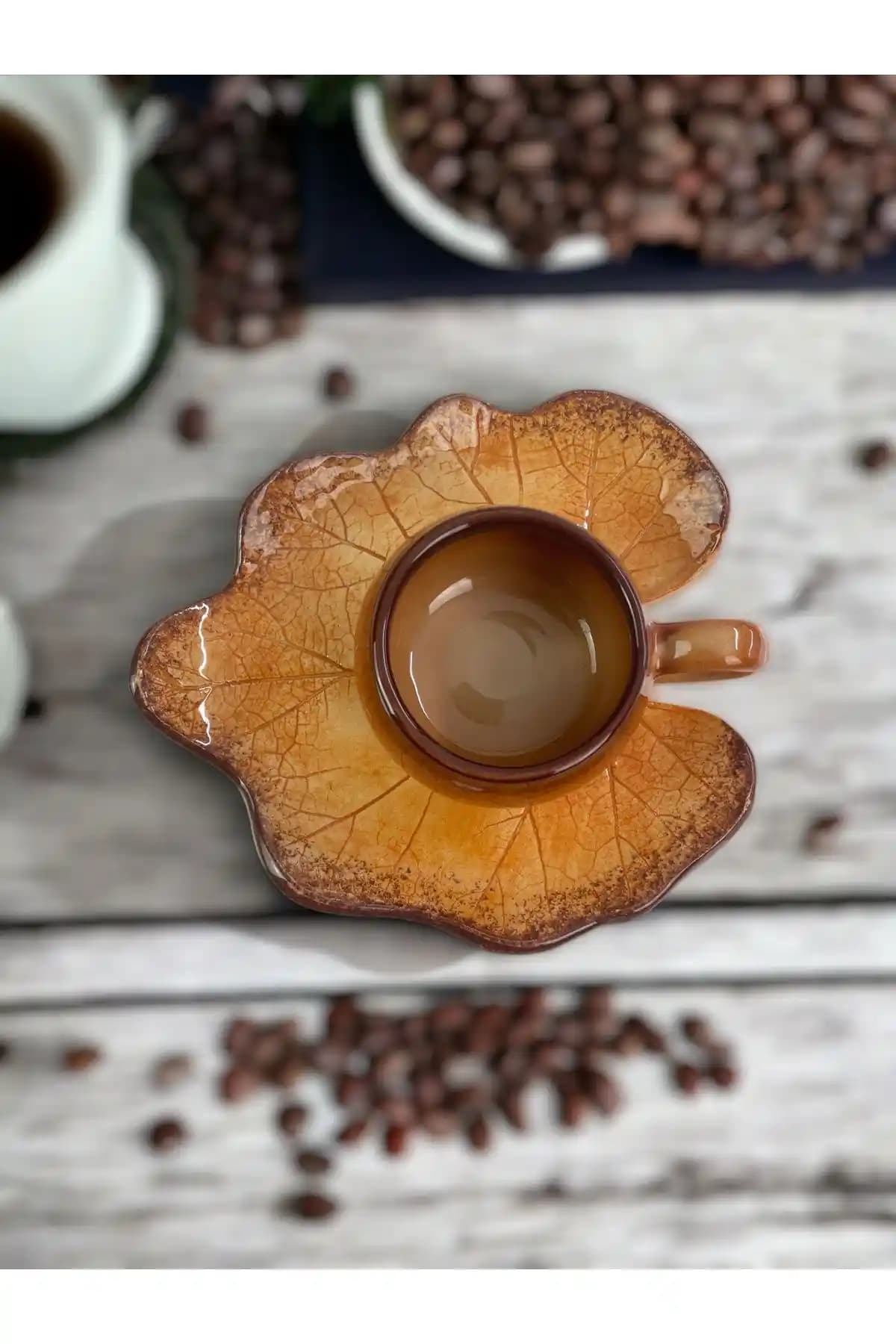 Dekoratif Balkabağı Figürlü Fincan Setleri ile Sonbahar ve Halloween Temalarına Şık Dokunuşlar