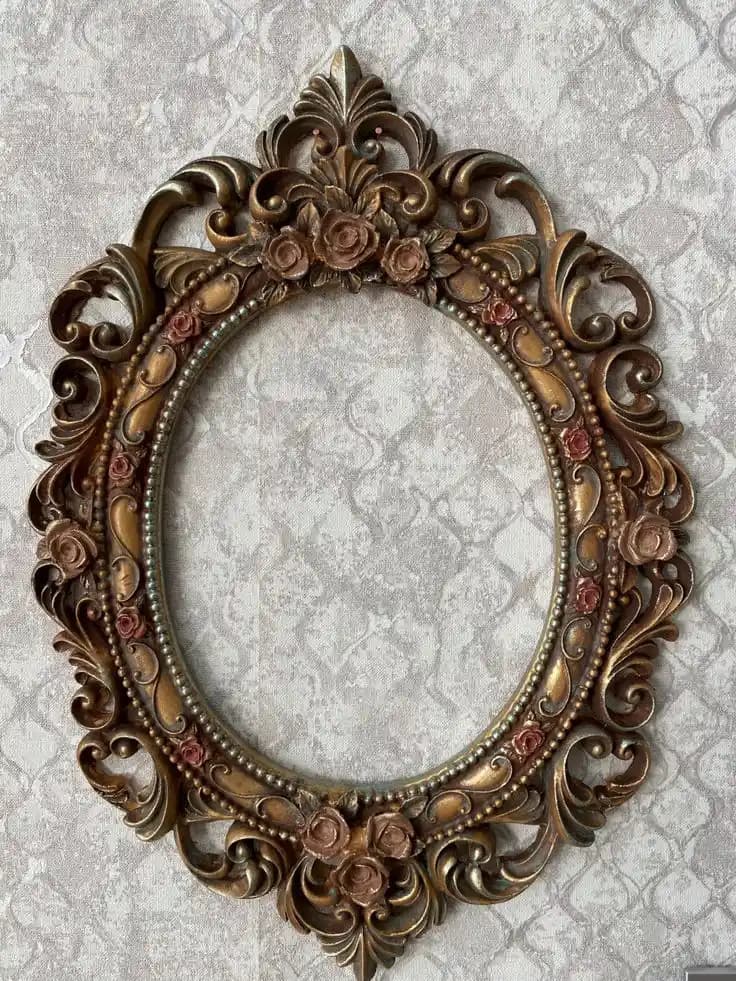 Dekoratif Eskitme Çerçeve Tasarımları ve Mekânlara Katkıları