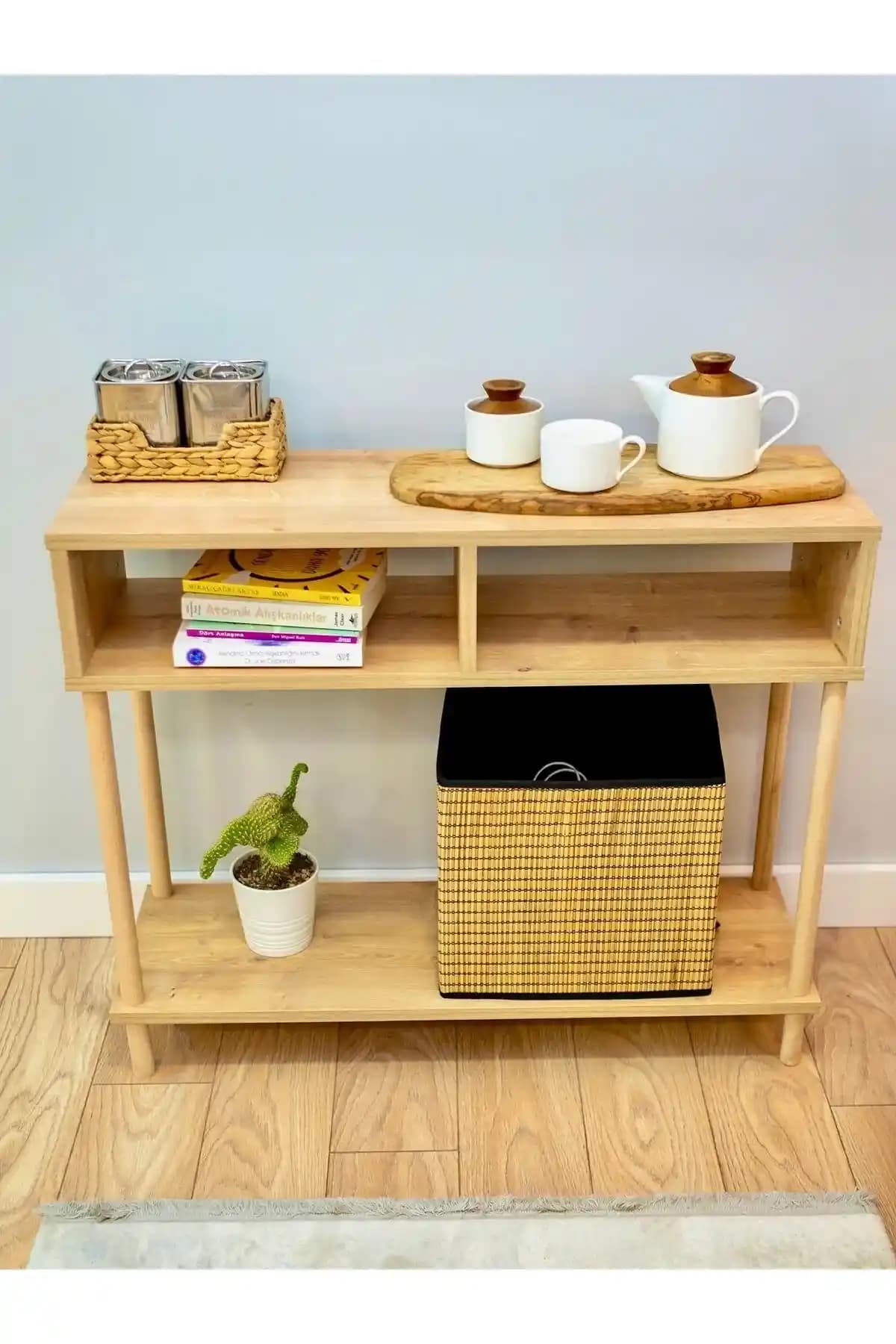 Dekoratif Konsol ve Kahve Köşesi Tasarımı: Ev Dekorasyonunda İşlevsellik ve Estetiğin Birleşimi