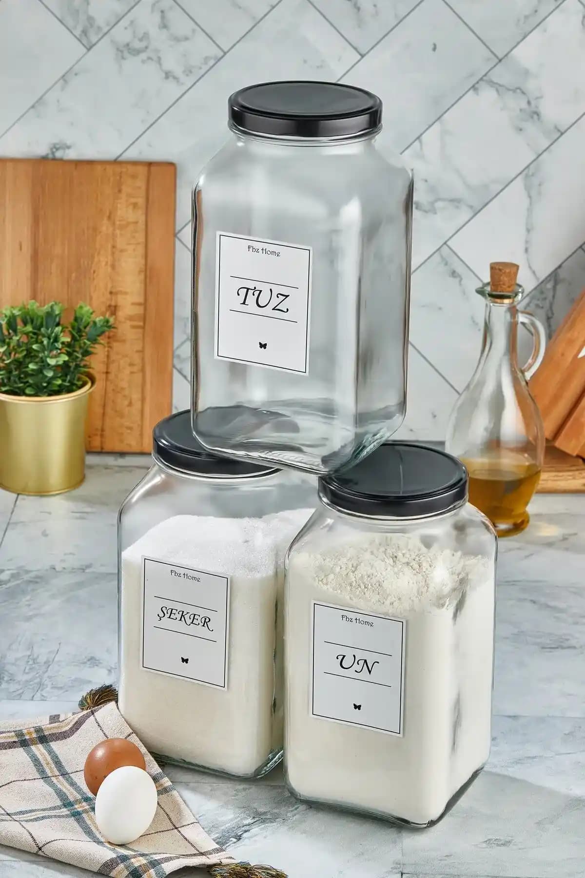 Dekoratif Mutfak Tuz ve Şeker Kavanozlarının Estetik ve Fonksiyonel Kullanımı