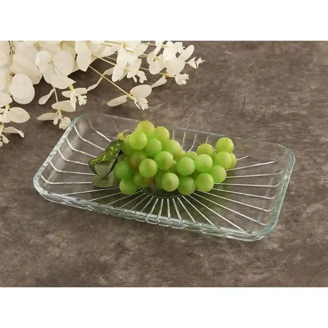 Dikdörtgen Servis Tabağı ve Masa Süsleri ile Şık ve Modern Masa Dekorasyonu