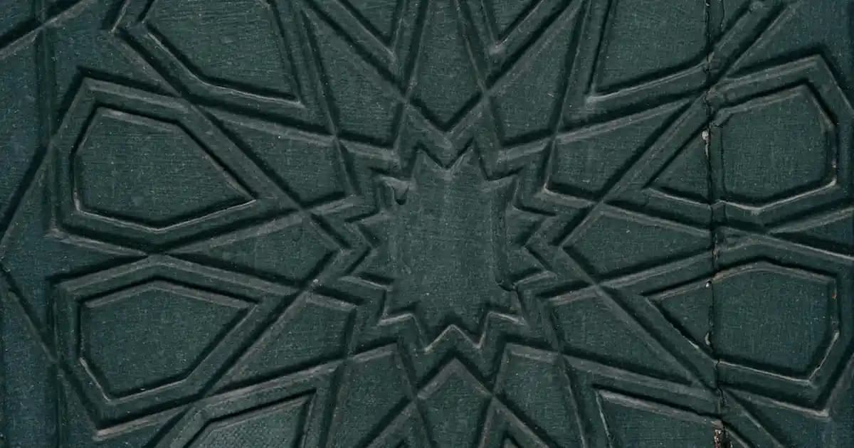 Doğal Malzemelerden Üretilen Beyaz Mumlar ile Ev Dekorasyonunda Sürdürülebilirlik ve Estetik