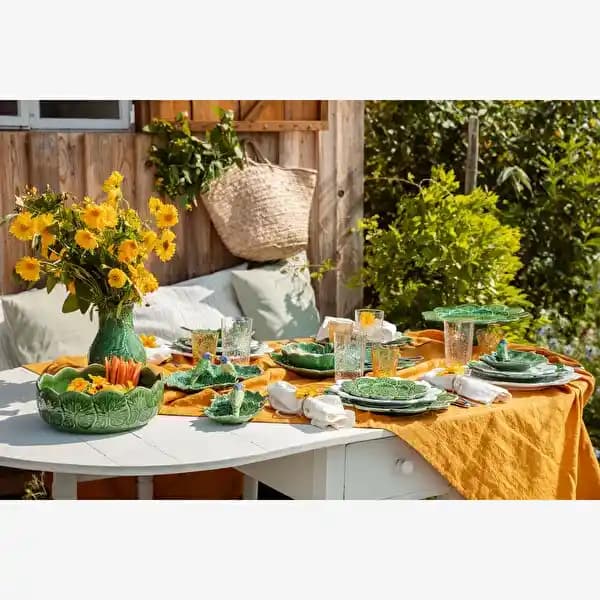 Doğal Yeşil Servis Tabağı ile Modern Dekorasyonun Zarif Uyumu ve Sürdürülebilirlik