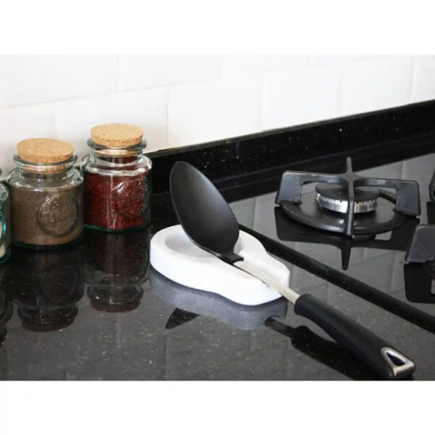 Estetik ve Dayanıklı Mutfak Aksesuarları: Kalite ve Şıklığın Buluşması