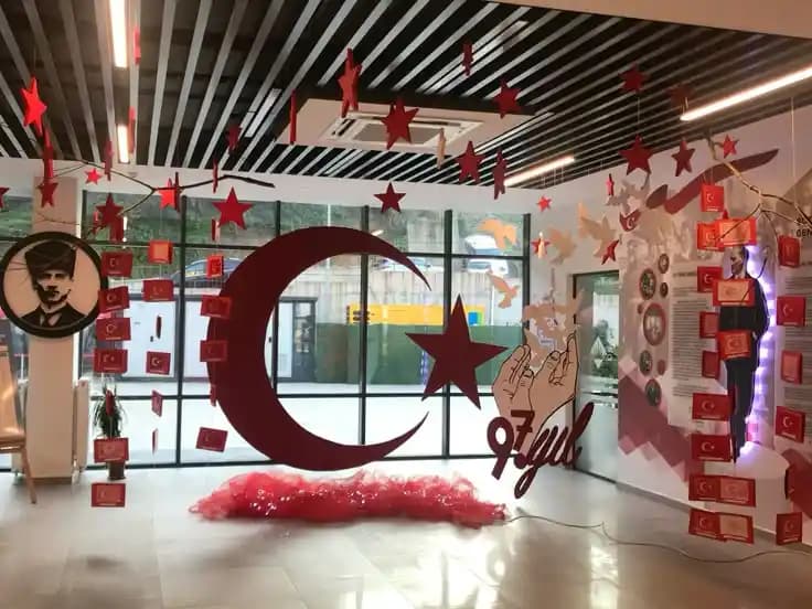 Etkinlik Açılış Dekorasyonu İçin Çekici ve İşlevsel Mekanlar Yaratma Rehberi