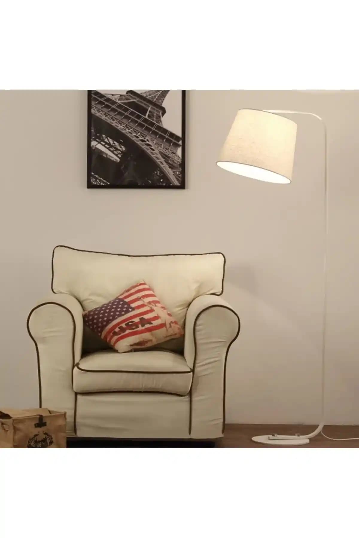 Ev Dekorasyonuna Uygun Şık ve Fonksiyonel Köşe Lambası Seçenekleri