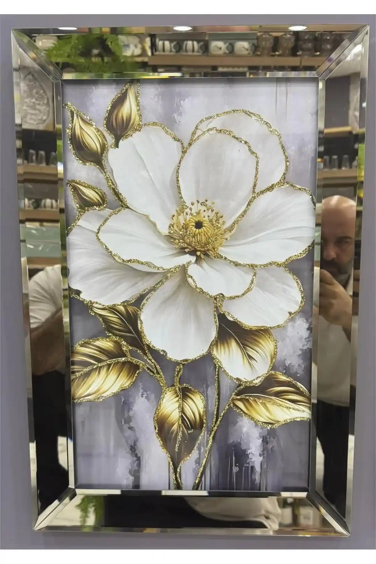 Ev Dekorasyonunda Altın Detaylı Bardaklar: Şıklık ve Zarafetin Modern Yansıması