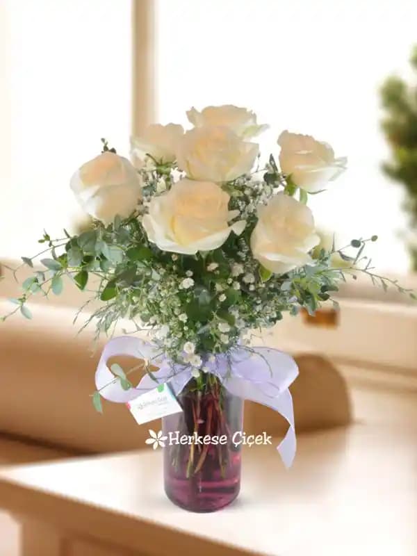 Ev Dekorasyonunda Anlam Yüksekliği ve Gül Aranjmanlarının Estetik Katkıları