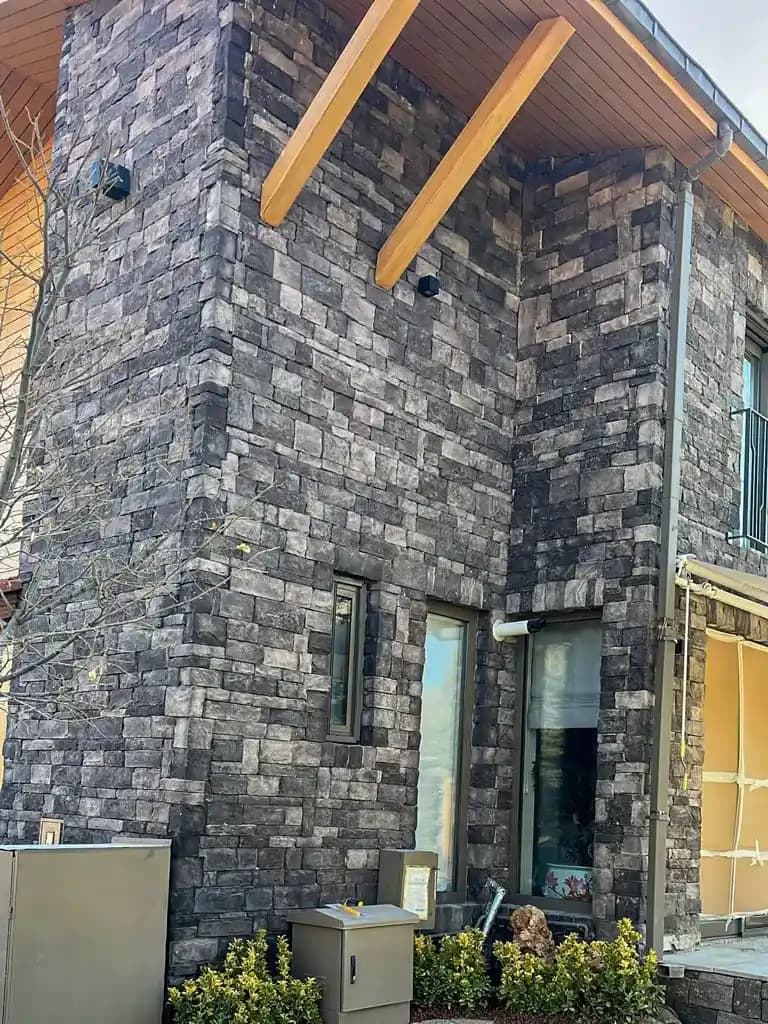 Ev Dekorasyonunda Dekoratif Taşların Kullanımı ve Seçim İpuçları