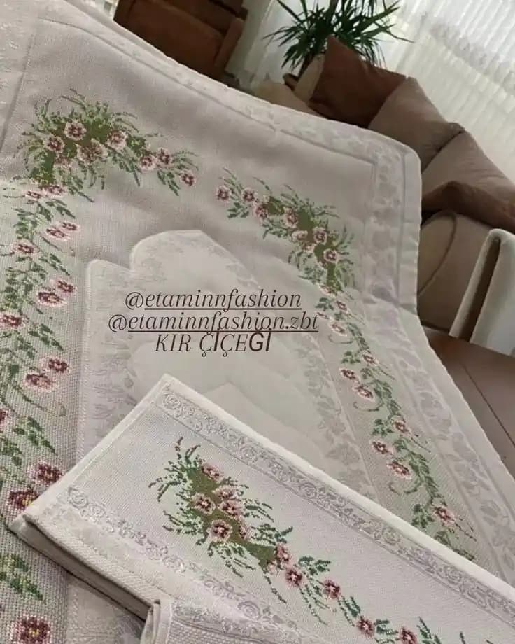 Ev Dekorasyonunda Fonksiyonellik ve Estetiğin Uyumunu Sağlayan Havlu ve Seccade Takımları