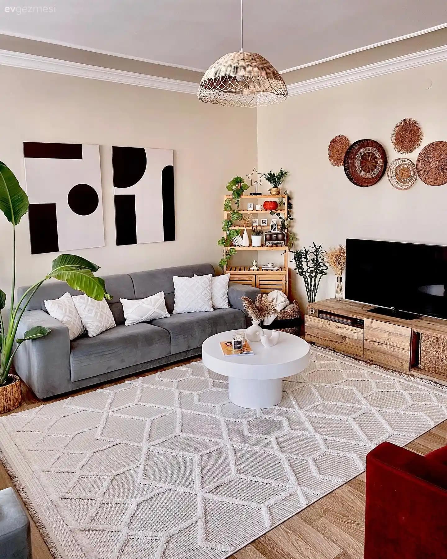 Ev Dekorasyonunda Halı Seçimi: Şıklık ve Konforu Bir Arada Sunan Yöntemler