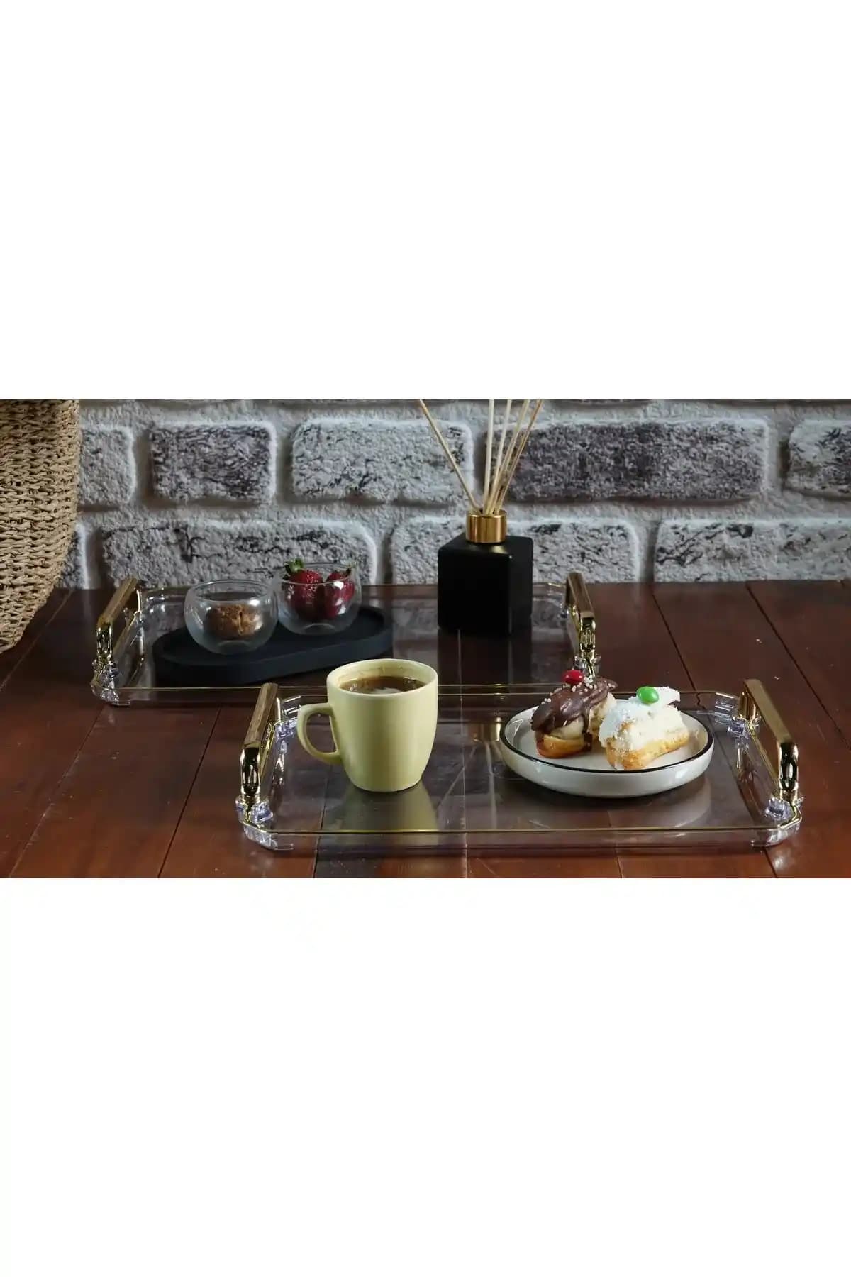 Ev Dekorasyonunda Kahve Renkli Tepsilerin Estetik ve Fonksiyonel Rolü