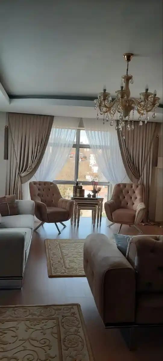 Ev Dekorasyonunda Perde Seçimi ve Zisan Mefruşat Perde Koleksiyonu Analizi