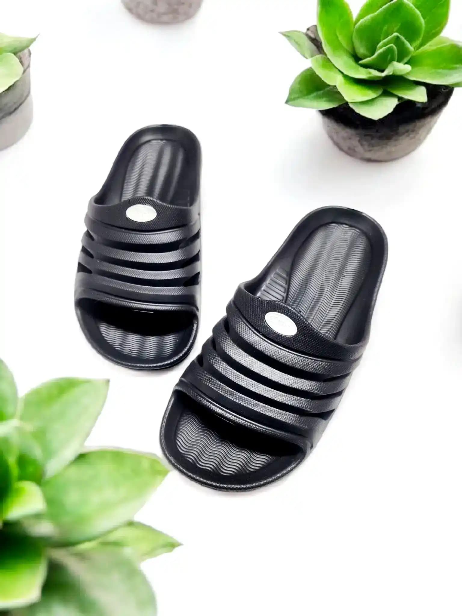 Ev Dekorasyonunda Rahatlık ve Estetiği Yansıtan Terlik Seçenekleri ve Trendleri