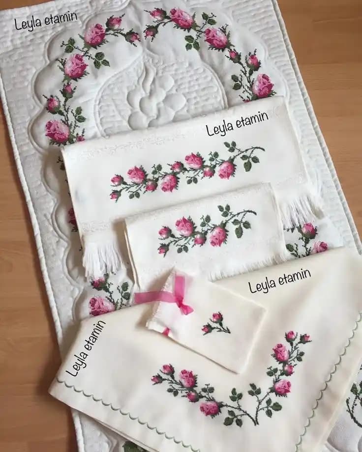 Ev Dekorasyonunu Zenginleştiren Seccade ve Havlu Takımları Hakkında Bilgi