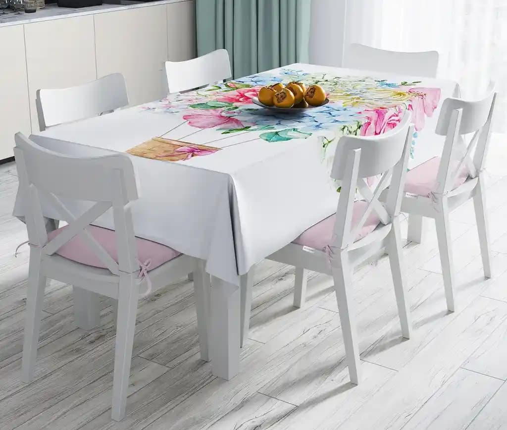 Ev Dekorasyonunu Zenginleştiren Şık ve Pratik Masa Örtüsü Seçenekleri