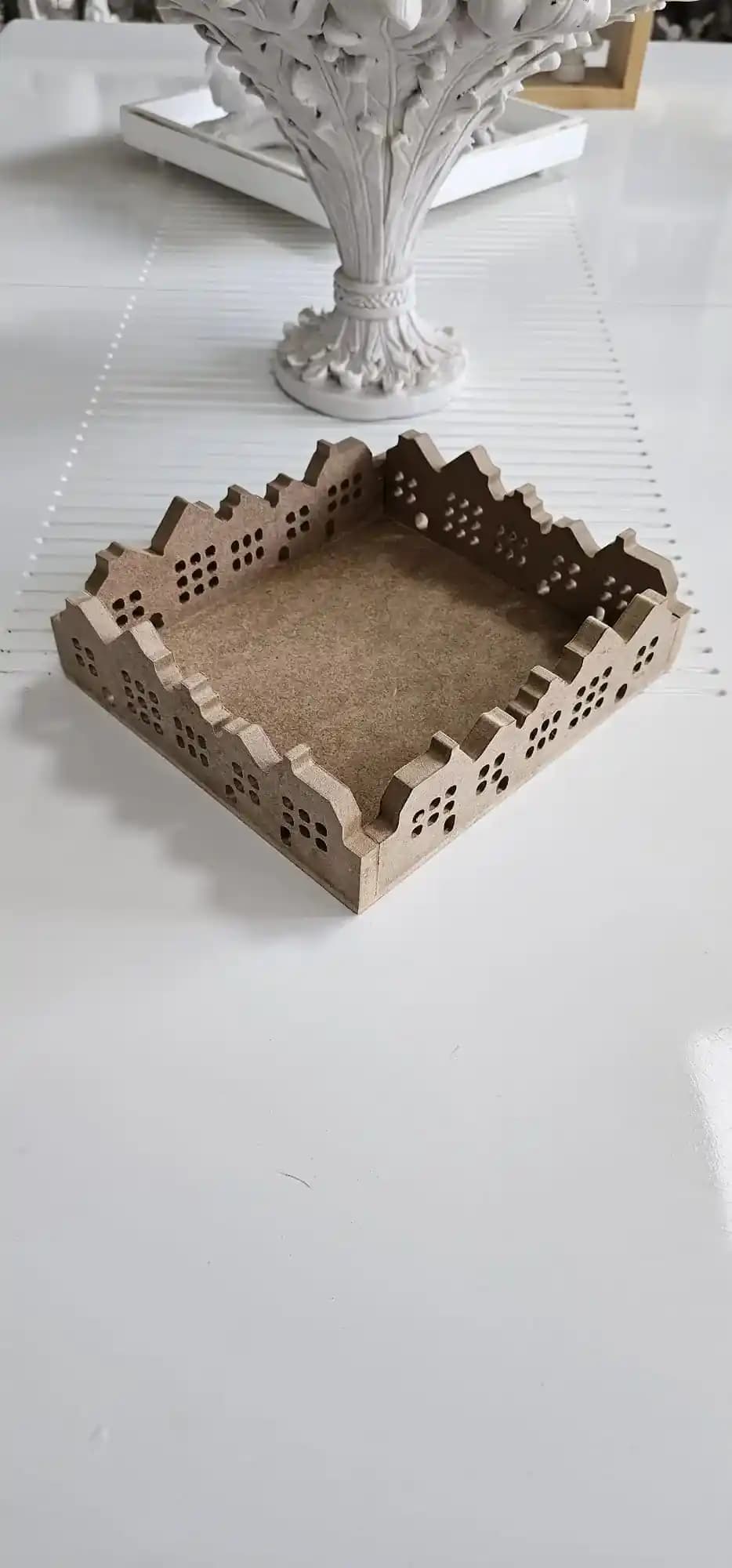 Evde Estetik ve Fonksiyonel Sunum Tepsisi Seçimi İçin Temel İpuçları ve Dekorasyon Önerileri