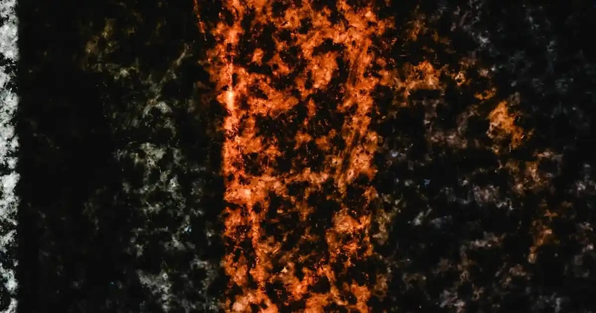 Evde Kullanım İçin Dekoratif ve Fonksiyonel Kesim Masası Tasarımı ve Özellikleri