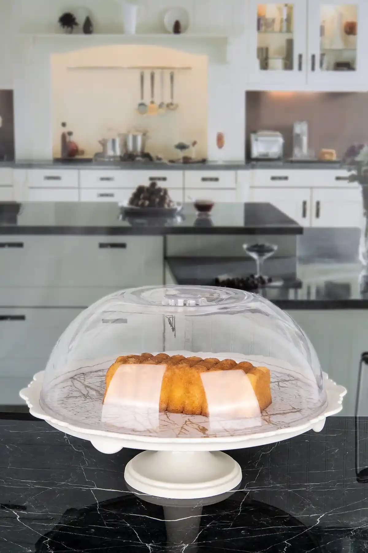 Evde Şık ve Estetik Kek Sunumları İçin En İyi Kek Fanusu Seçenekleri