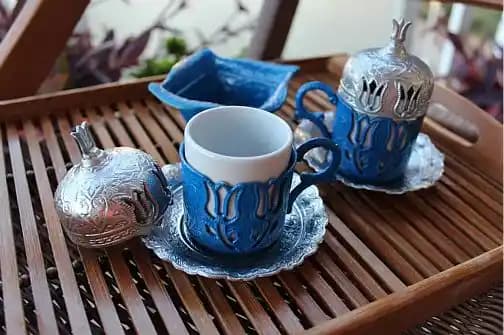 Fincanların Ev Dekorasyonundaki Kullanım İpuçları ve Estetik Katkıları