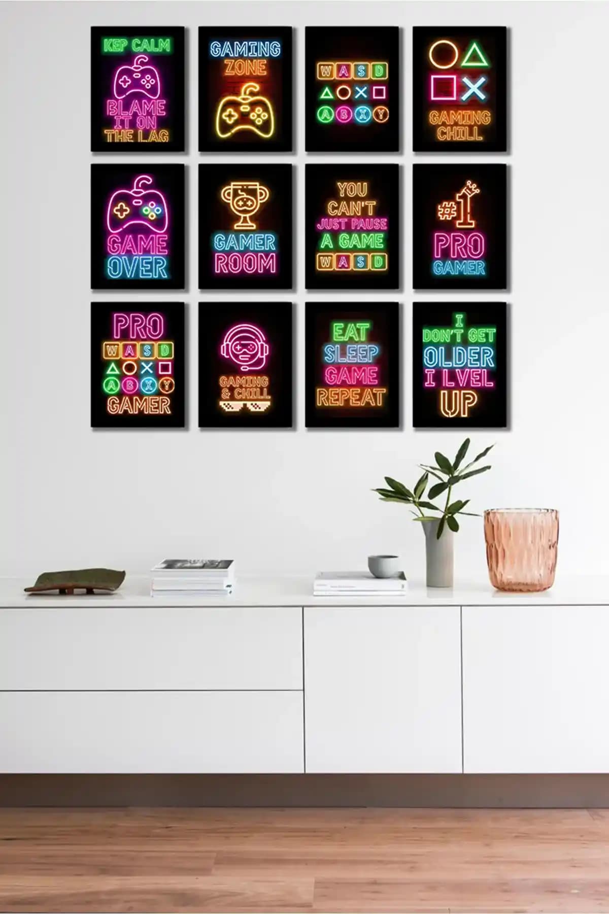 Gamer Temalı 12 Parça Duvar Tablosu Seti ile Odanıza Dinamik Bir Dokunuş