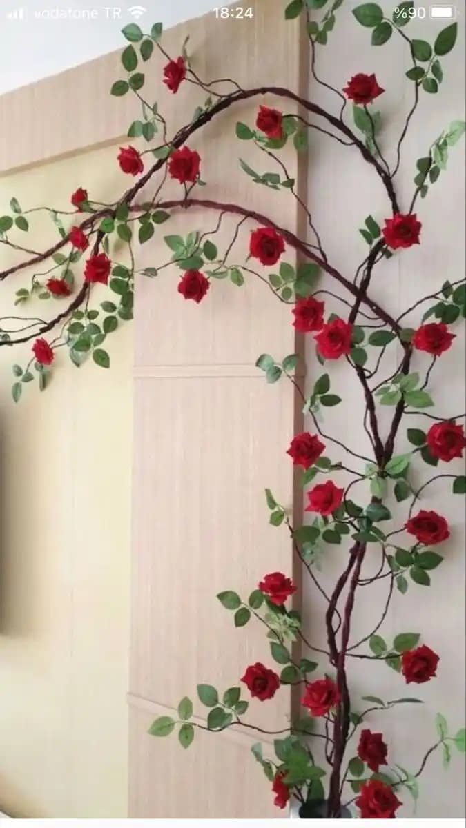 Gül Dekorasyonu ile Mekanlara Estetik ve Şıklık Katmanın Yolları