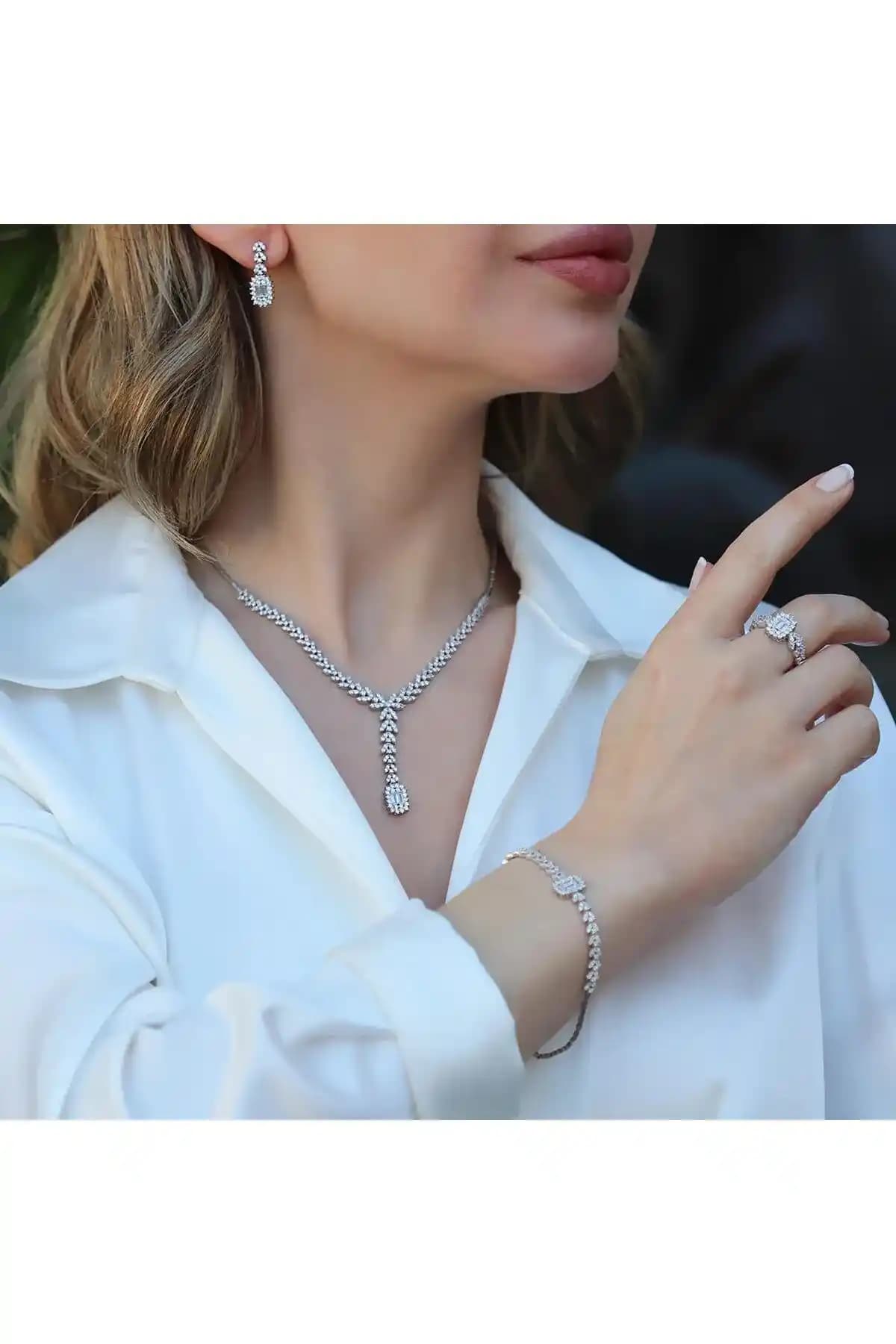 Gümüş Setlerle Mekanlara Zarafet Katmanın Yolları ve Dekorasyon İpuçları