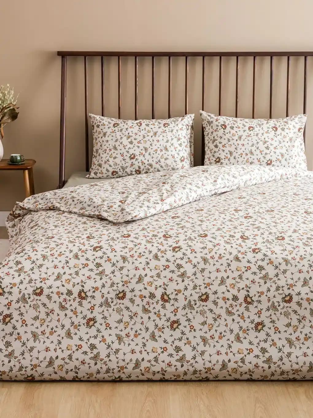 Honeysuckle Çiçek Desenli Nevresim Seti: Doğallık ve Estetiğin Buluşması