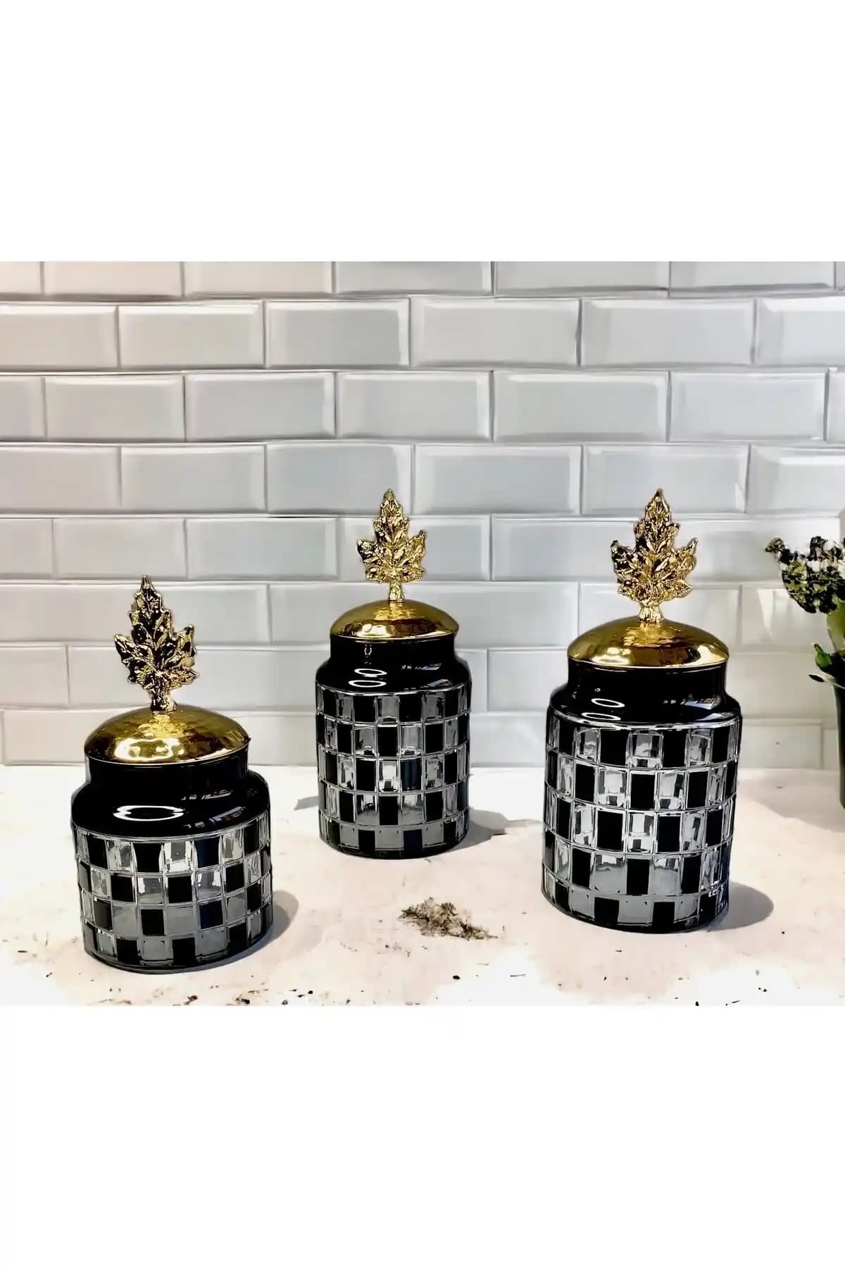 İşlevsel ve Dekoratif Kavanozlar: Mutfak ve Ev Dekorasyonunda Şıklık ve Fonksiyonellik