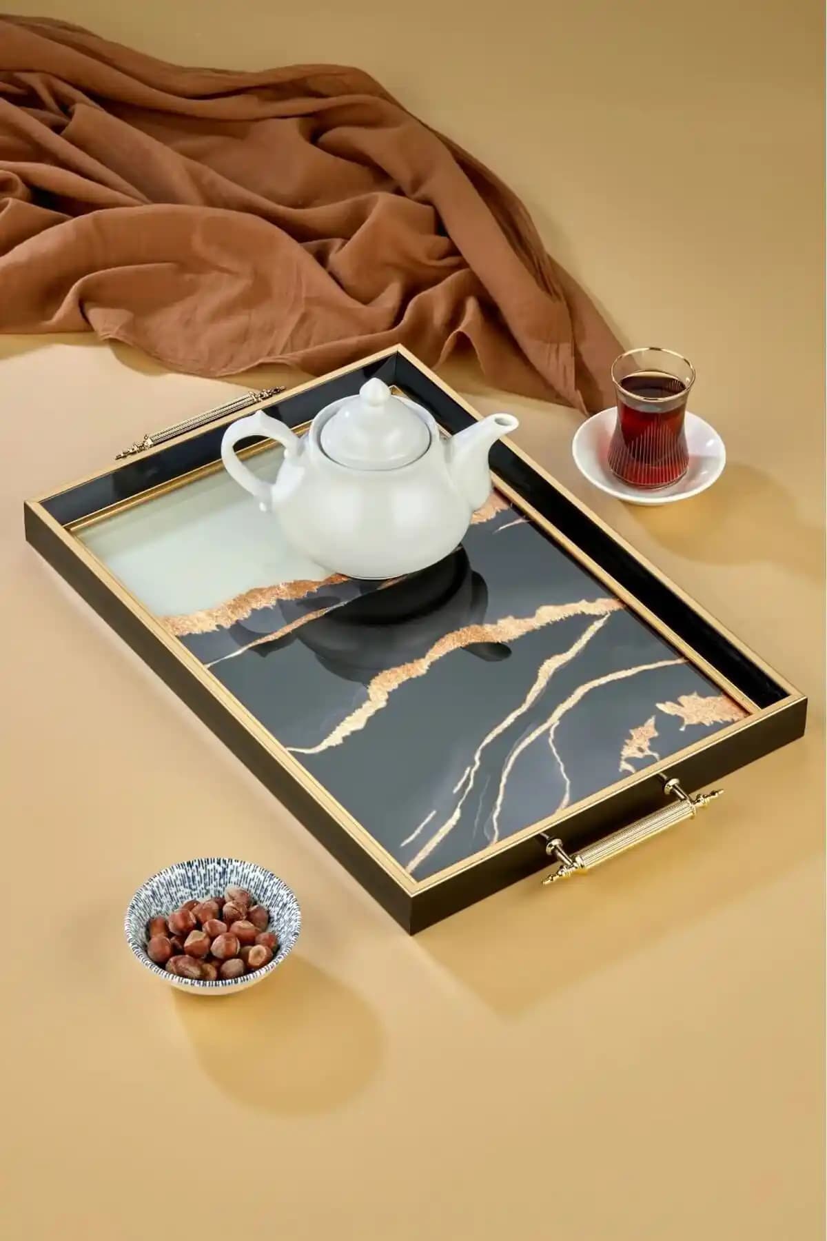 Kahverengi Damat Tepsisi: Dekorasyon ve Fonksiyonellik İçin Zarif Seçenekler