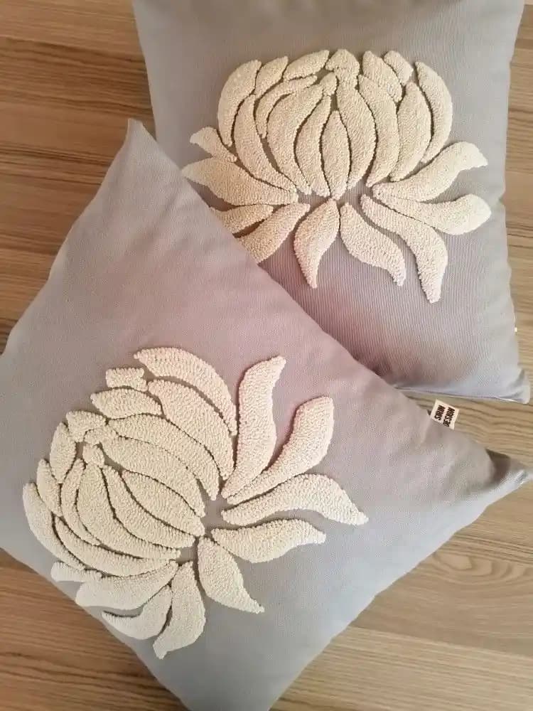 Kırlent Modelleri ile Konfor ve Estetiği Bir Arada Yakalamak: Ev Dekorasyonunda Trendler ve Malzeme Seçenekleri