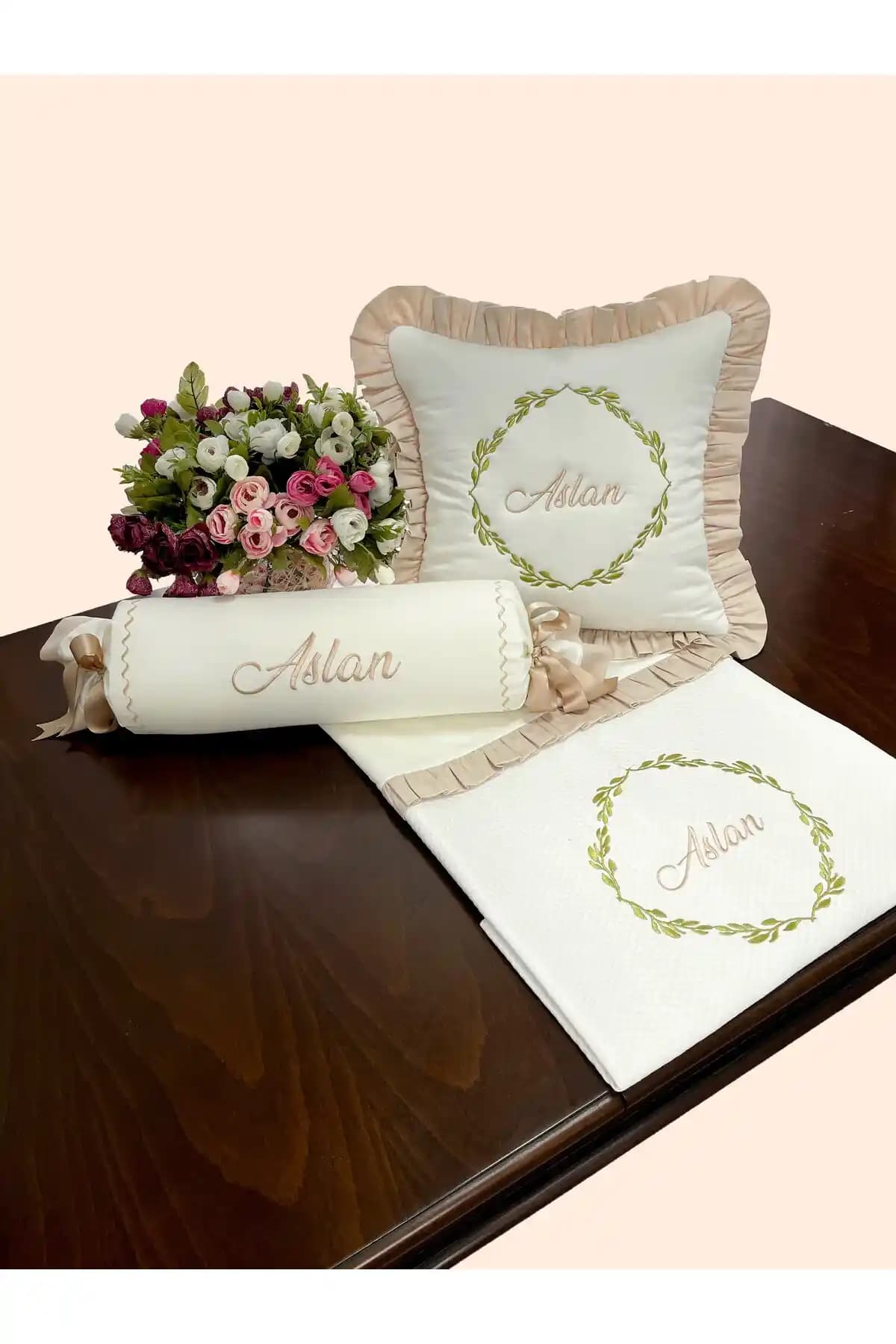 Kırlent ve Bebek Yastık Seçenekleri: Estetik ve Konforu Bir Arada Sunan Çözüm