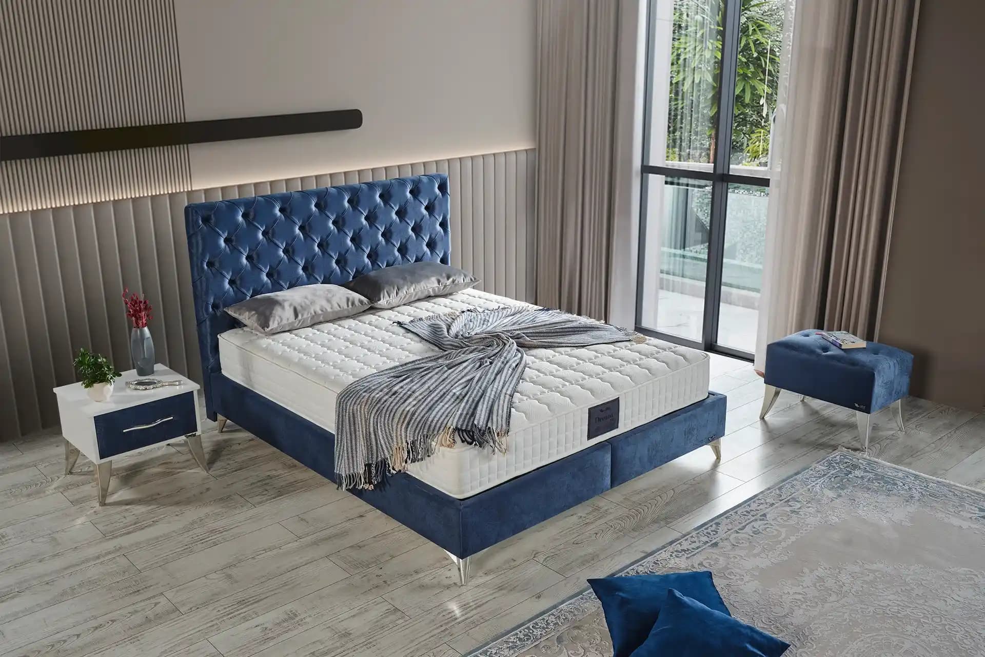 Lacivert Yatak Odası Modelleri: Şıklık ve Sakinliği Bir Arada Sunan Tasarım Seçenekleri