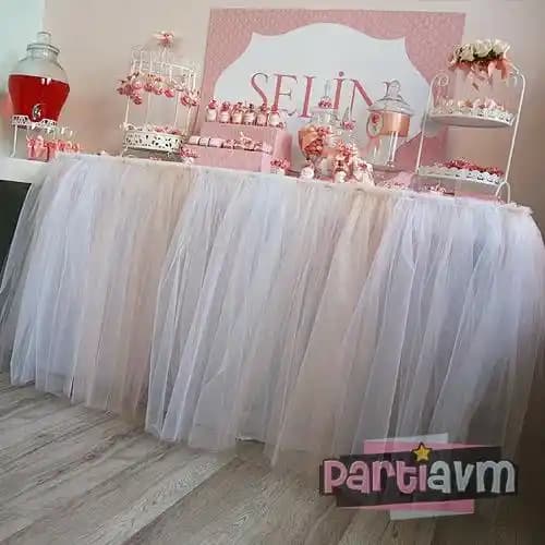 Masa Eteği Seçimi ve Dekorasyon Tüyoları ile Doğum Günü Kutlamalarınızı Şık Hale Getirin