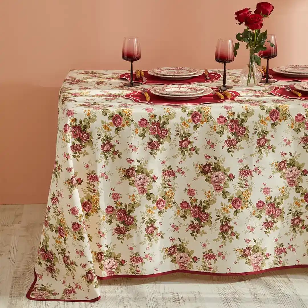 Masa Örtüsü Dekorasyonunda Estetik ve Şıklık Yaratmanın Temel İpuçları ve Uygulama Yöntemleri