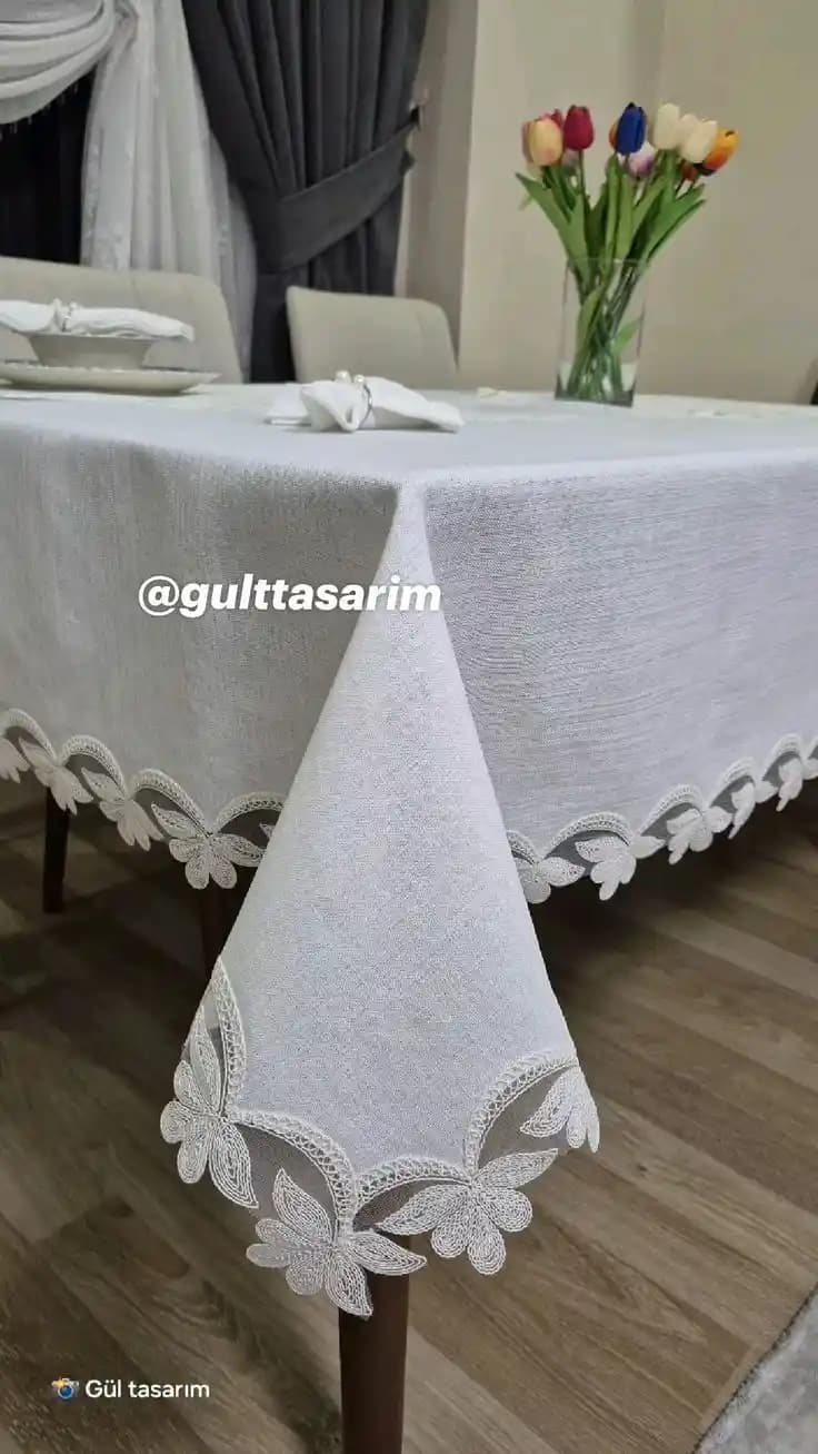 Masa Servis Örtüsü Dekorasyonunda Şıklık ve İşlevselliği Bir Arada Sağlama Rehberi