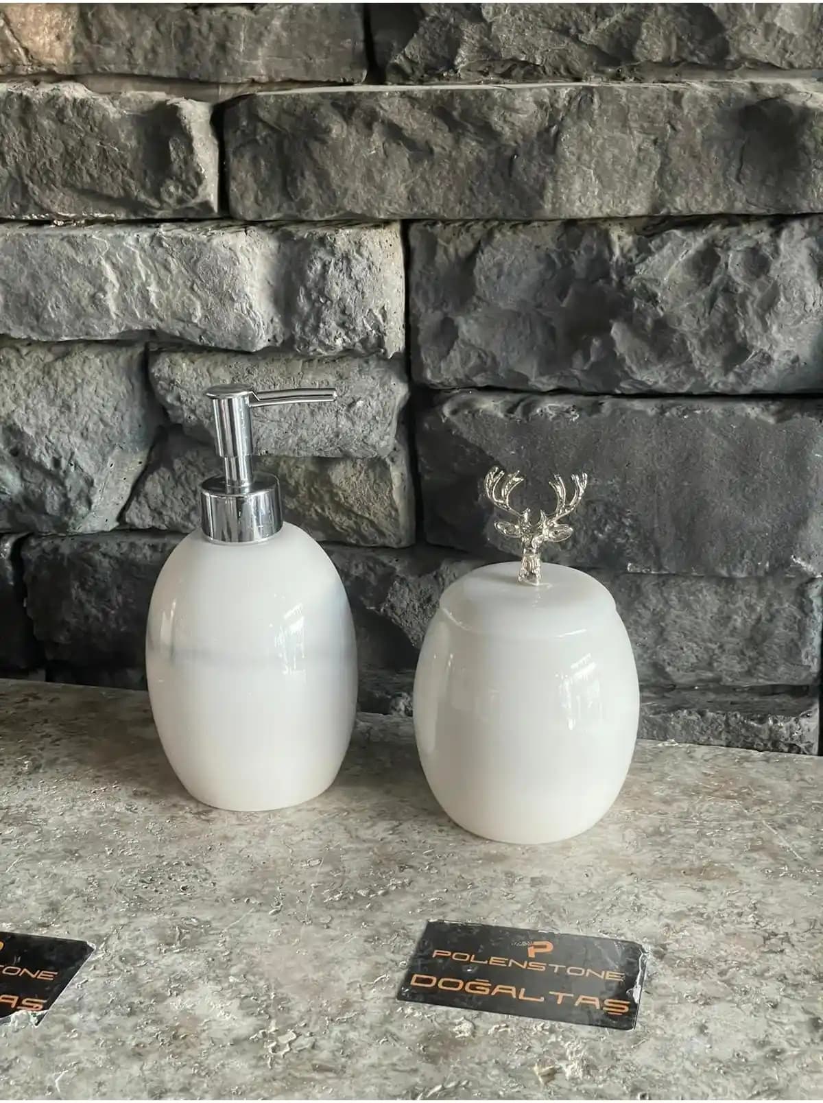 Mermer Sıvı Sabunluklar: Modern ve Estetik Tasarımlarla Hijyen Çözümleri