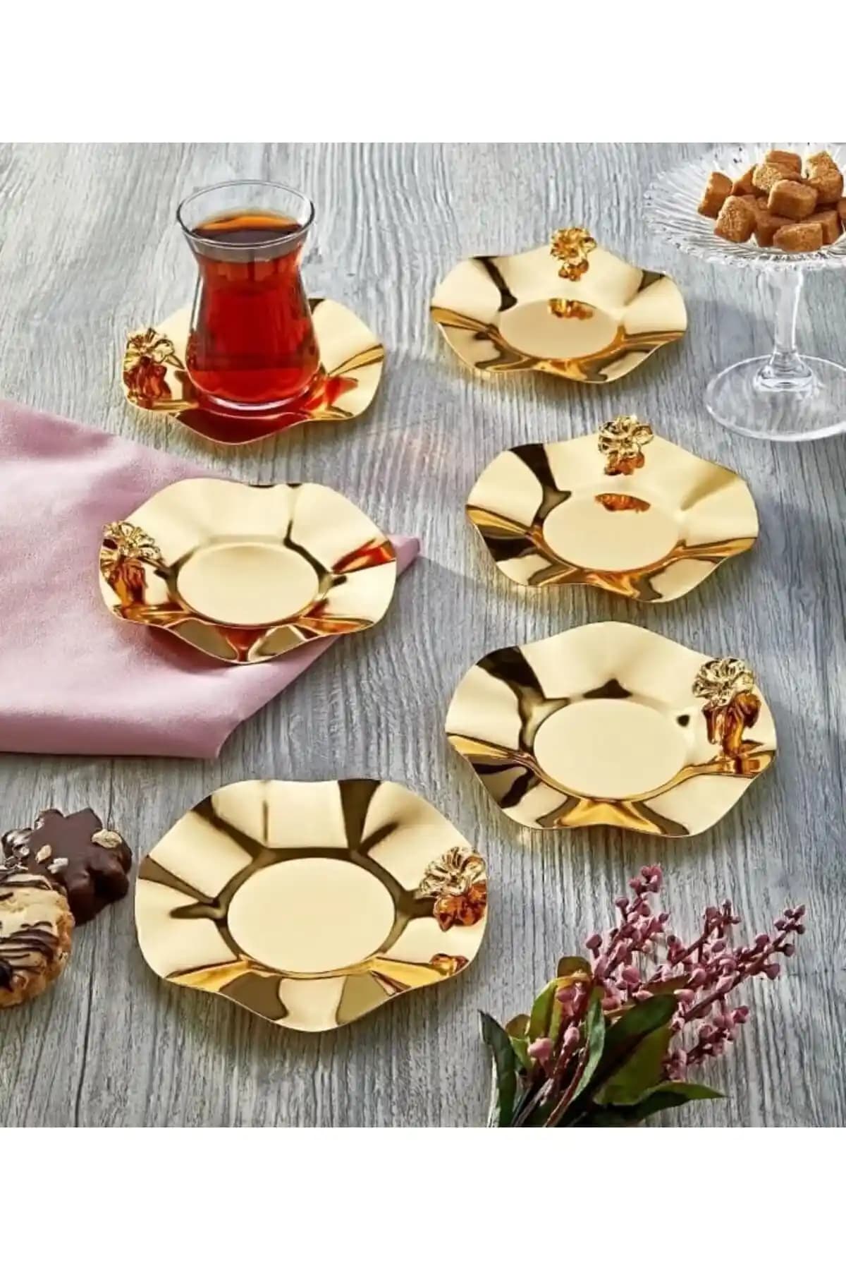 Metal Çay Tabağının Ev Dekorasyonundaki Yeri ve Estetik Katkıları