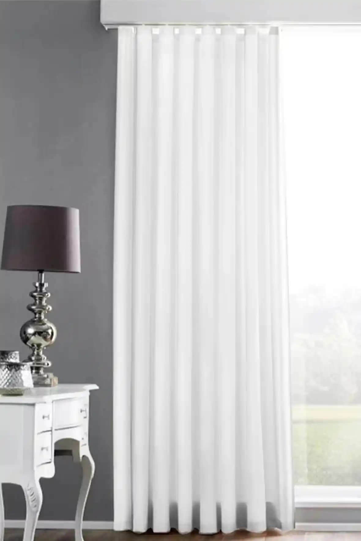 Modern Beyaz Saten Perde Modelleri: Estetik ve Fonksiyonellik Bir Arada