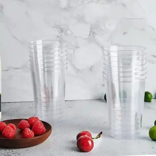Modern Dekorasyon İçin Plastik Bardaklar: Estetik ve Fonksiyonellik Bir Arada