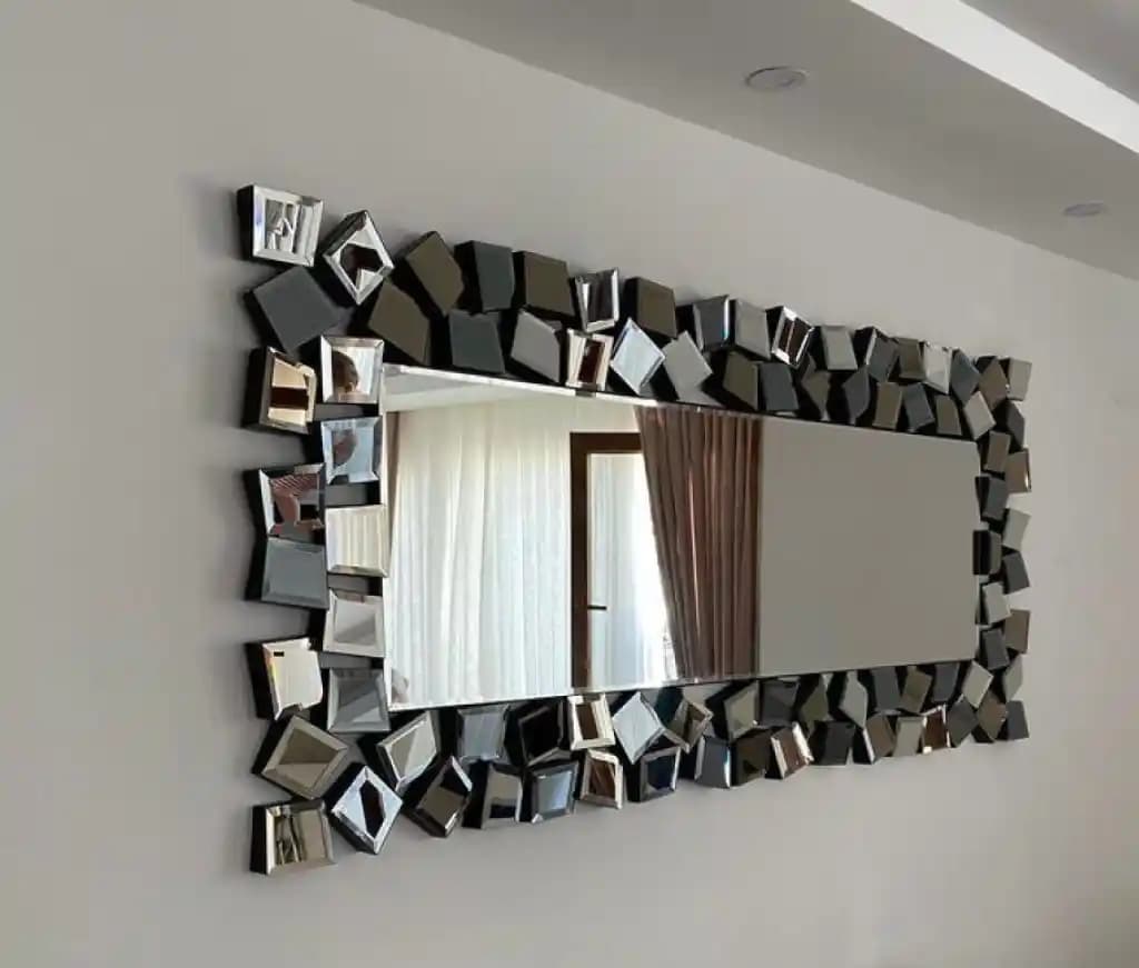 Modern Duvar Aynaları: Estetik ve Fonksiyonelliğin Birlikte Sunulduğu Tasarım Çözümleri