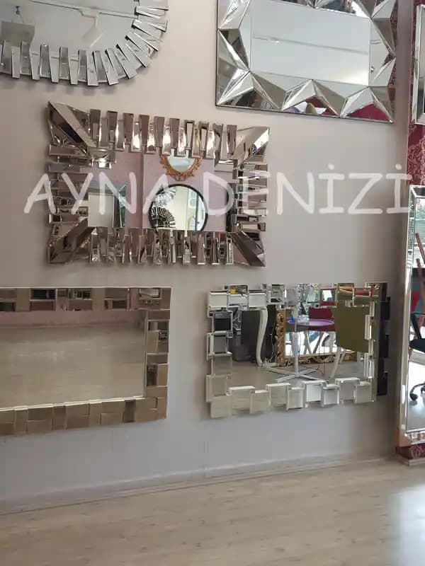 Modern Klasik Dekorasyonda Bronz Aynalarla Zarif ve Zamansız Şıklık Yaratın