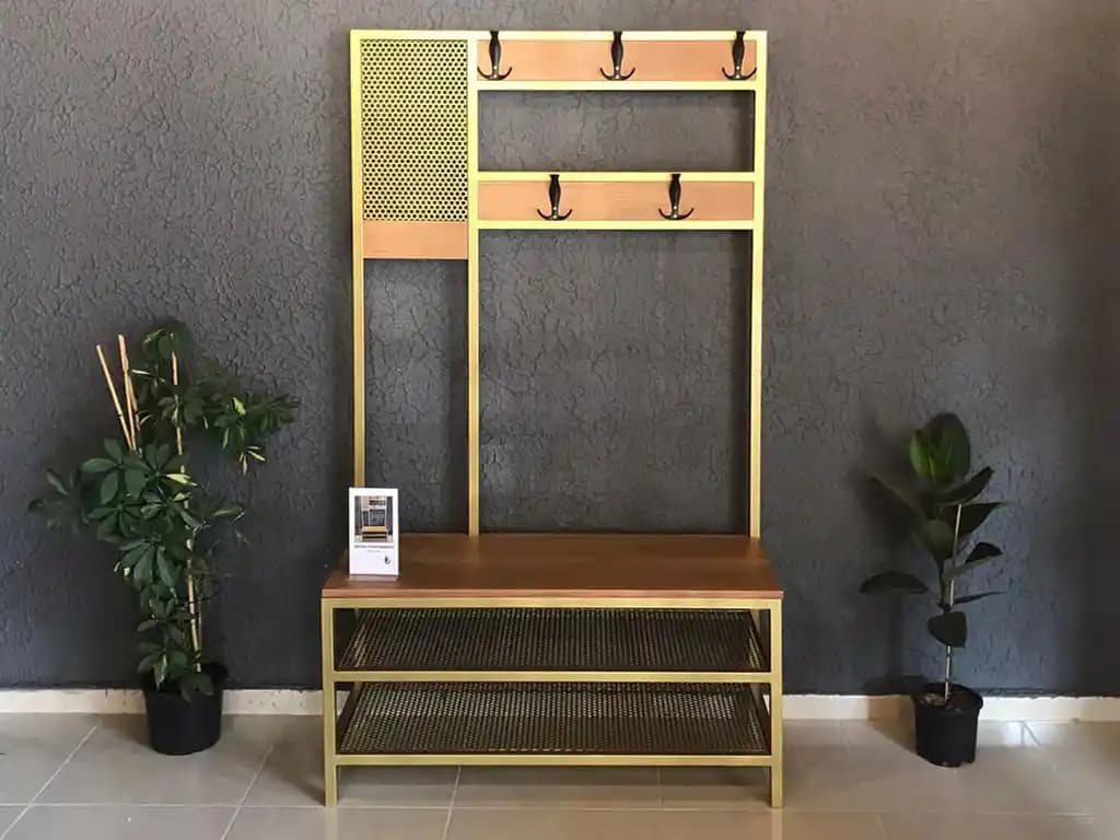 Modern Portmanto Tasarımlarında Ahşap ve Metalin Uyumu: Estetik ve Fonksiyonellik İpuçları