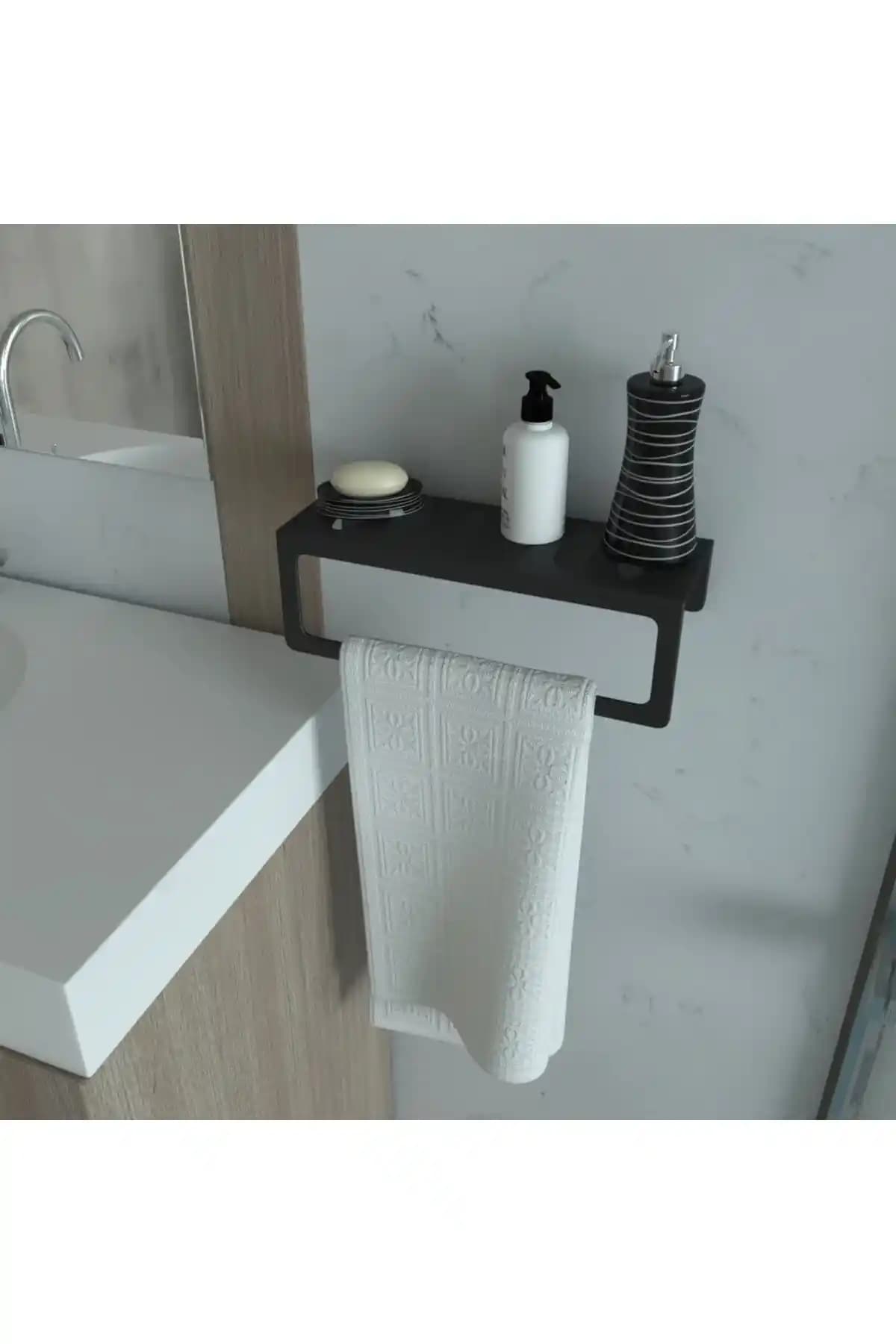 Modern Siyah Banyo Havluluğu: Estetik ve Fonksiyonelliğin Birleştiği Şık Tasarım