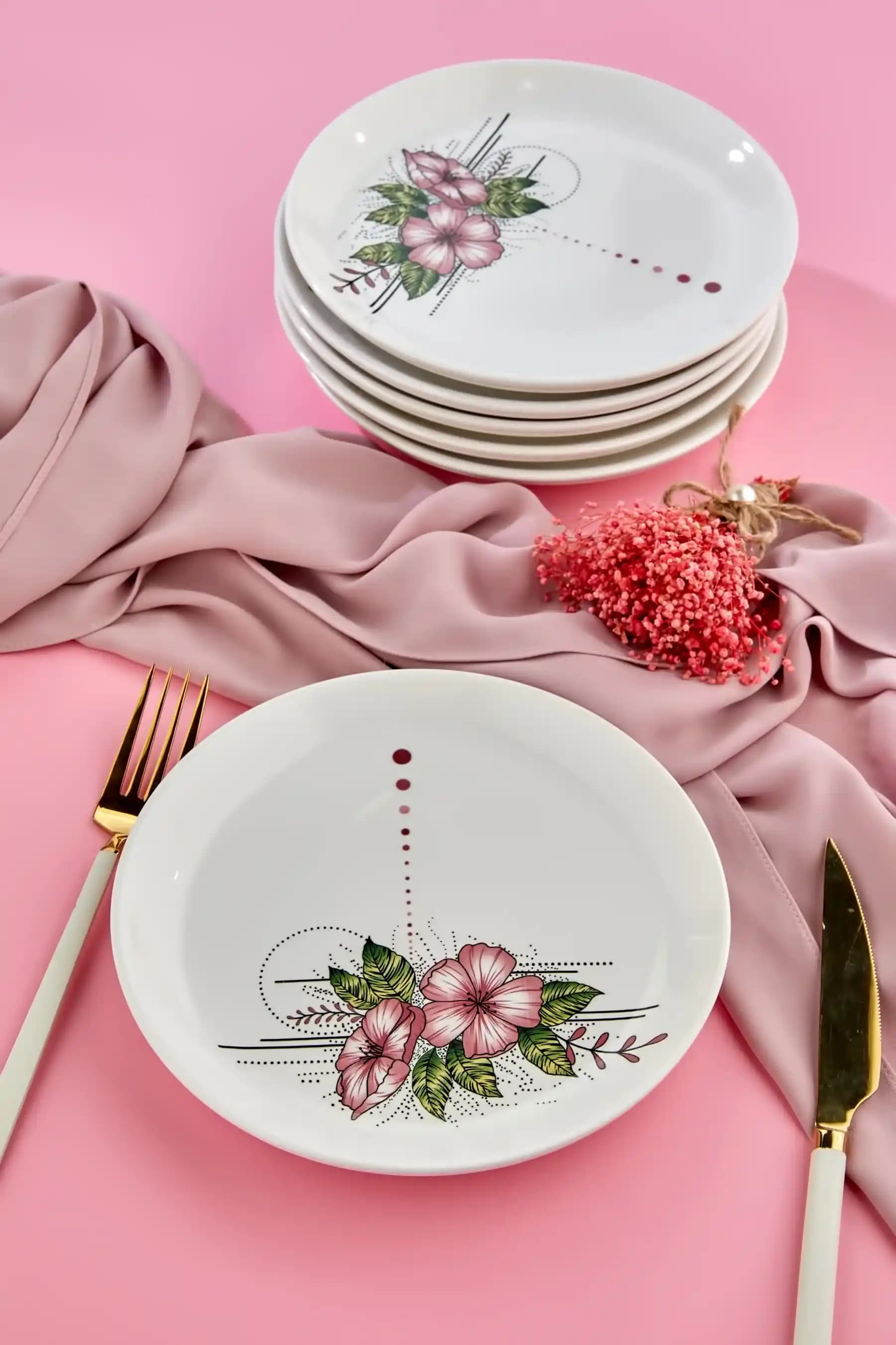 Modern ve Şık Pasta Tabaklarıyla Ev ve Restoran Dekorasyonunda Yeni Trendler